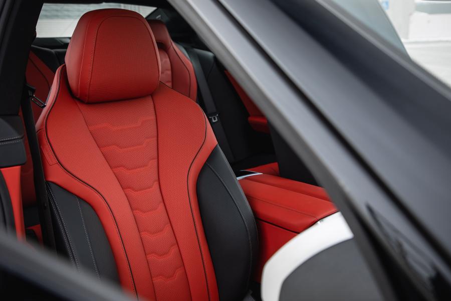 Интерьер BMW M850i xDrive Gran Coupe (G16) 2019 года  (NA) (фото 9 из 35)